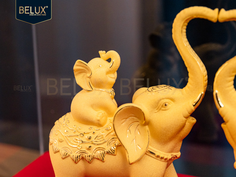 Tượng đôi voi dát vàng cát 16.5x4x10.5cm